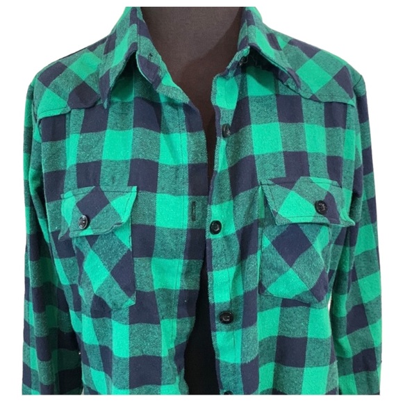 Ochenta green and black flannel. Button up w/ Synch waist! - Picture 5 of 9